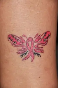 Cancer de mama y la mariposa, tatuaje